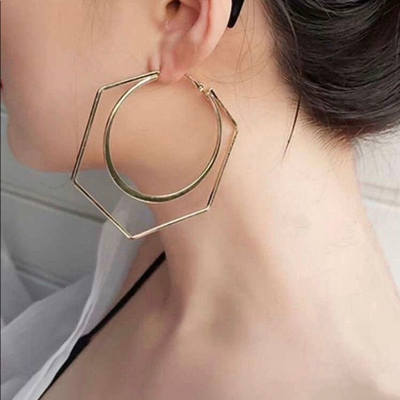 Jewelry - Gold Geometric Hoop Earrings